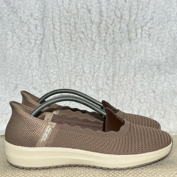 Skechers Shoes - Skechers Womens Mocha Cleo-Swift Hands Free Slip Ins Knit Loafer Flat Shoes SZ 9